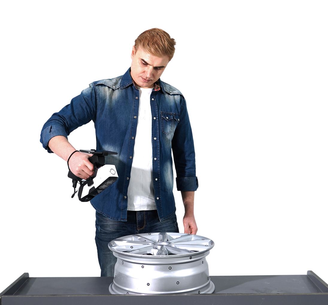 3DeVOK MQ scanning a car rim for accuracy
