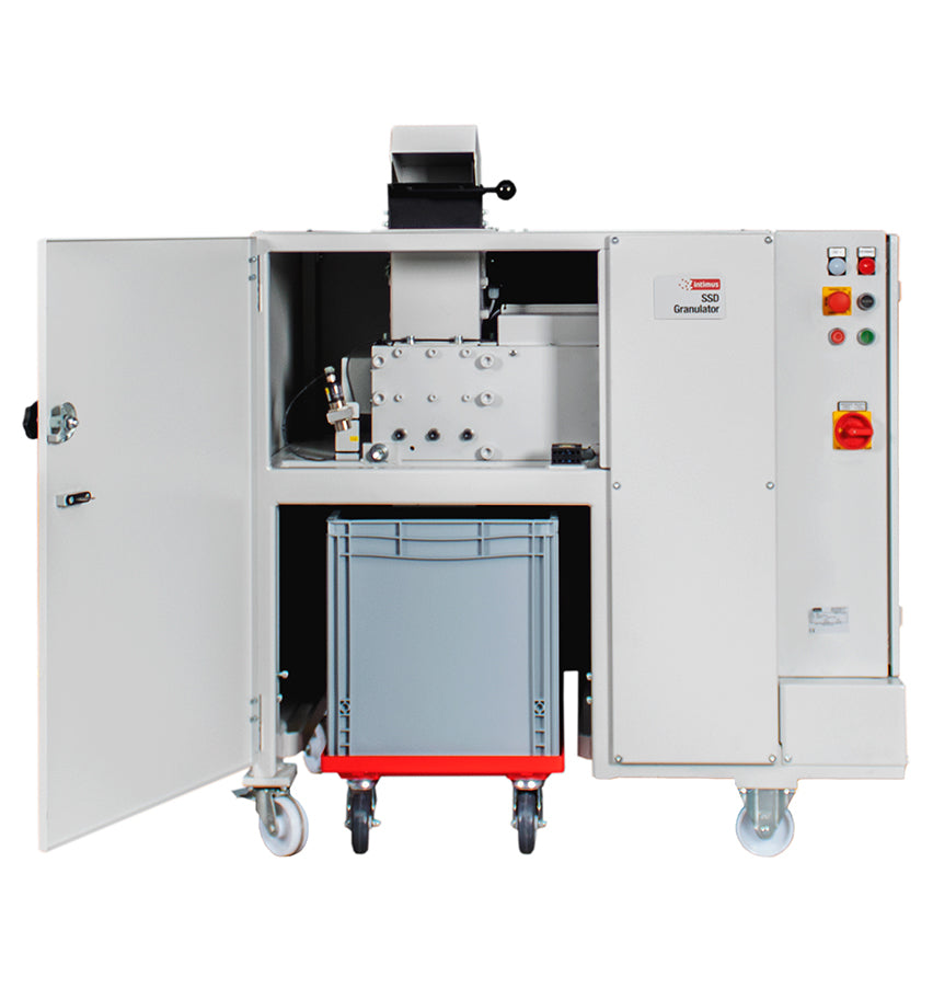 Intimus SSD Granulator with cutting chamber open